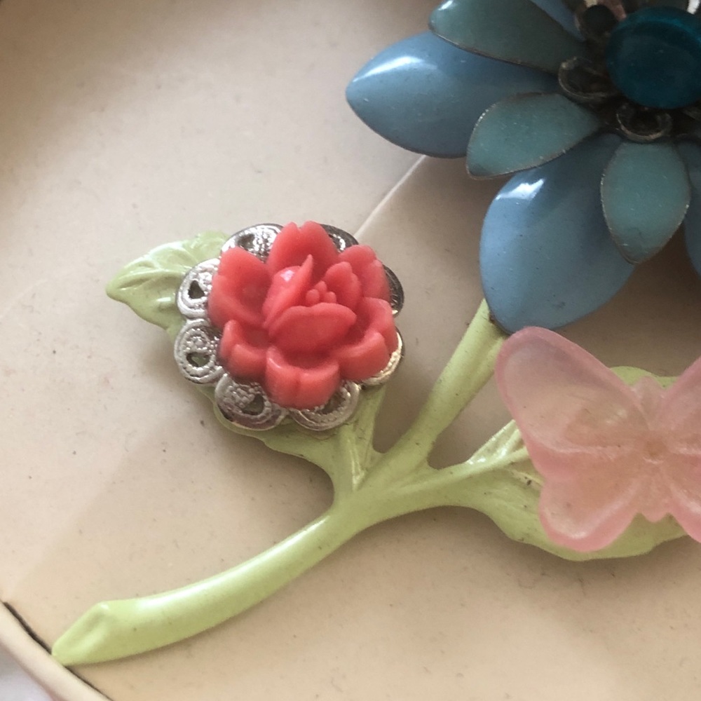 Blue brooch flower 🌸 pink butterfly 🦋 ladybug 🐞 - Picture 8 of 10